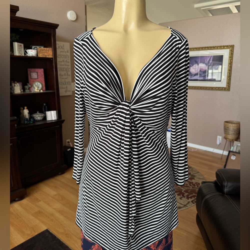 WHBM black & white striped 3/4 sleeves low Vneck blouse-size L